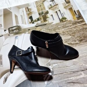 Elegant Black Vince Camuto 7.5M Women's Leather Heels